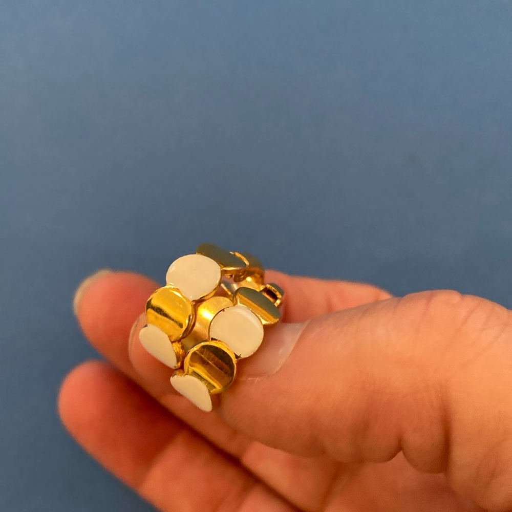 Elegant Gold and White Women's  earrings